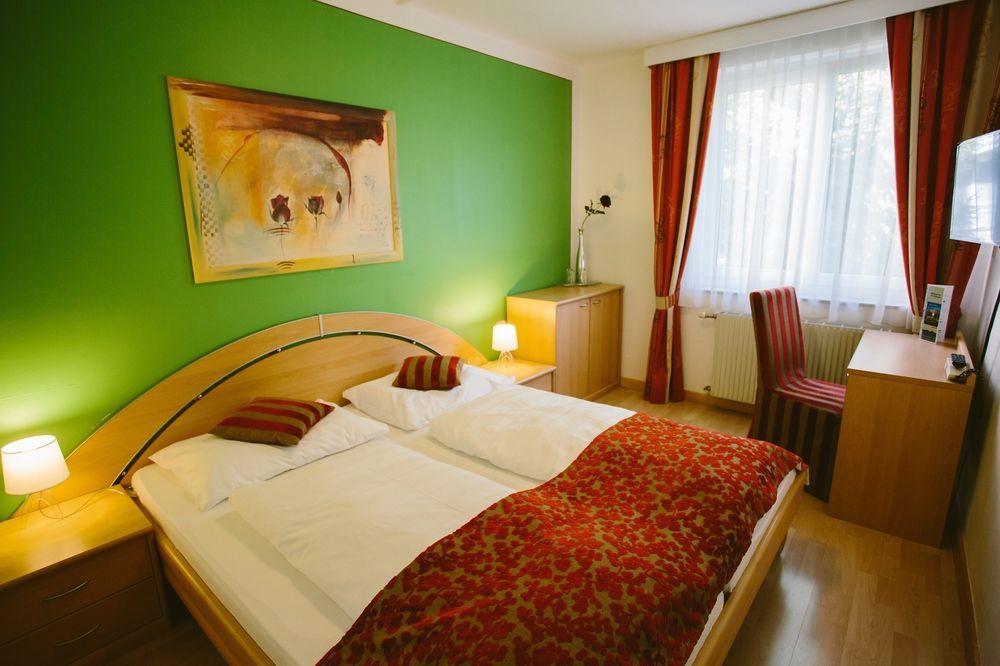 Ferienhotel Woerthersee Portschach am Worthersee Bagian luar foto